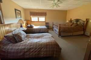 Haven Lodge - Oak Bedroom